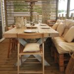 espace repas avec table en bois de 12 personnes
